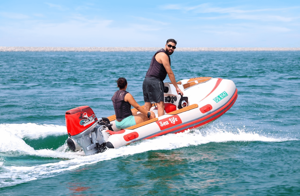 SELF-DRIVE BOAT TOUR